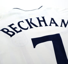 Load image into Gallery viewer, 2001/03 BECKHAM #7 England Vintage Umbro Home Greece Football Shirt (L) WC 2002
