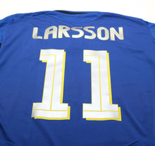 Load image into Gallery viewer, 2004/05 LARSSON #11 Sweden Vintage Umbro L/S Away Football Shirt (M)
