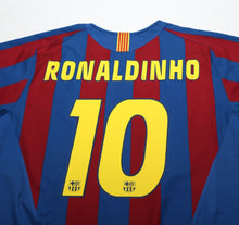 Load image into Gallery viewer, 2005/06 RONALDINHO #10 Barcelona Vintage Nike Home Football Shirt (L)
