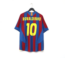 Load image into Gallery viewer, 2005/06 RONALDINHO #10 Barcelona Vintage Nike Home Football Shirt (L)
