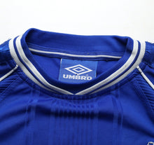 Load image into Gallery viewer, 1999/01 ZOLA #25 Chelsea Vintage Umbro Home Football Shirt (M)
