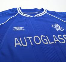 Load image into Gallery viewer, 1999/01 ZOLA #25 Chelsea Vintage Umbro Home Football Shirt (M)
