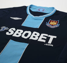 Load image into Gallery viewer, 2009/10 DIAMANTI #32 West Ham Vintage Umbro Away Football Shirt (M)
