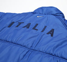 Load image into Gallery viewer, 1998/99 ITALY Vintage Nike Padded Football Bench Coat Jacket (M/L) WC 98
