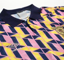 Load image into Gallery viewer, 1988/90 SCOTLAND Vintage Original Umbro Football Leisure Shirt (M)
