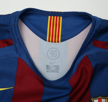 Load image into Gallery viewer, 2005/06 RONALDINHO #10 Barcelona Vintage Nike Home Football Shirt (L)
