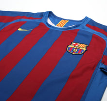 Load image into Gallery viewer, 2005/06 RONALDINHO #10 Barcelona Vintage Nike Home Football Shirt (M)
