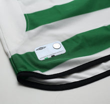 Load image into Gallery viewer, 2001/03 HARTSON #10 Celtic Umbro European Home Football Shirt (L)
