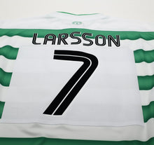 Load image into Gallery viewer, 2003/04 LARSSON #7 Celtic Vintage Umbro European Home Football Shirt (XL)
