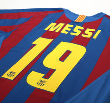 Load image into Gallery viewer, 2005/06 MESSI #19 Barcelona Vintage Nike Home Football Shirt (S)
