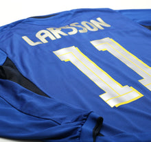 Load image into Gallery viewer, 2004/05 LARSSON #11 Sweden Vintage Umbro L/S Away Football Shirt (M)
