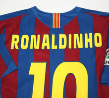 Load image into Gallery viewer, 2005/06 RONALDINHO #10 Barcelona Vintage Nike Home Football Shirt Jersey (L)
