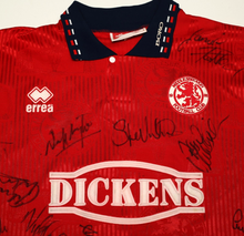 Load image into Gallery viewer, 1994/95 MIDDLESBROUGH Vintage Errea Home Football Shirt Jersey (XL) SQUAD SIGNED
