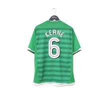 Load image into Gallery viewer, 2003/04 KEANE #6 Ireland Vintage Umbro Home Football Shirt (M)
