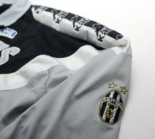 Load image into Gallery viewer, 1994/95 JUVENTUS Vintage Kappa Track Top Jacket (XL) Danone Baggio Era
