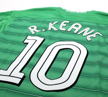 Load image into Gallery viewer, 2003/04 R. KEANE #10 Ireland Vintage Umbro Home Football Shirt (XL)
