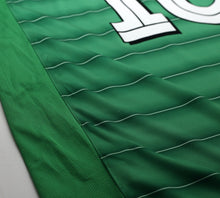 Load image into Gallery viewer, 2003/04 R. KEANE #10 Ireland Vintage Umbro Home Football Shirt (XL)
